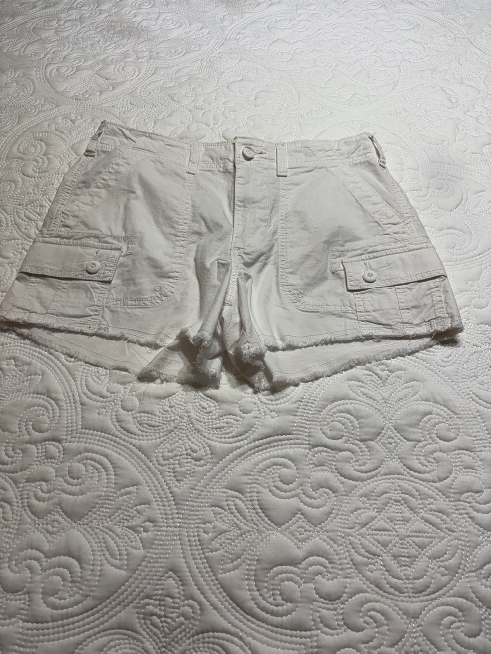 Good American Off-White Cargo Short with Raw Hem